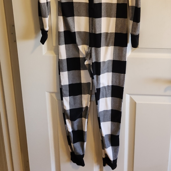 2 Old Navy Black Buffalo Plaid Pj's. Unisex Size 10. One NWT. One Worn few times - Picture 10 of 13